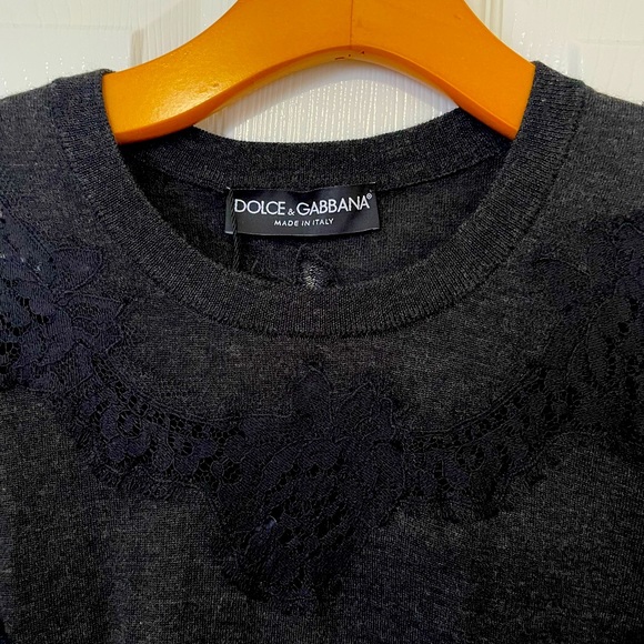 NWT Dolce & Gabbana black cashmere and silk lace light sweater sleeveless top. - Picture 4 of 12
